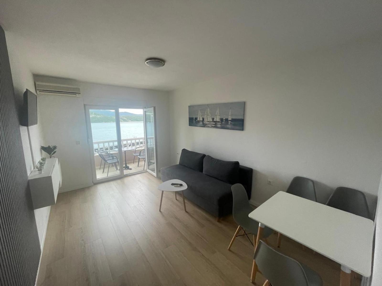 Apartments Kristic เนอุม ภายนอก รูปภาพ