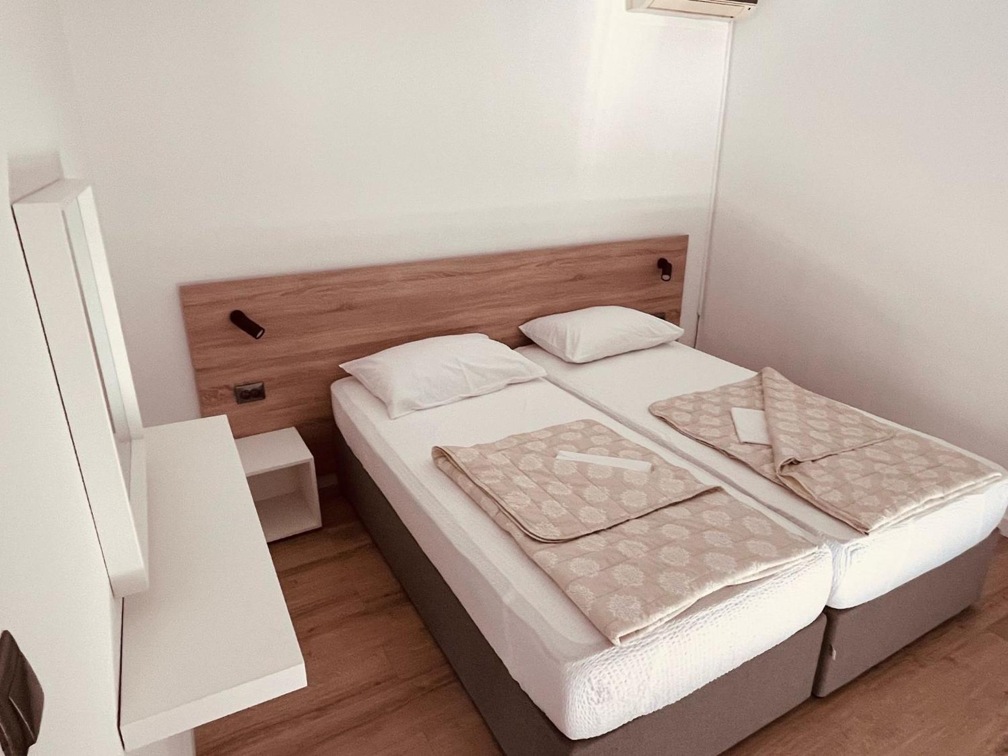 Apartments Kristic เนอุม ภายนอก รูปภาพ