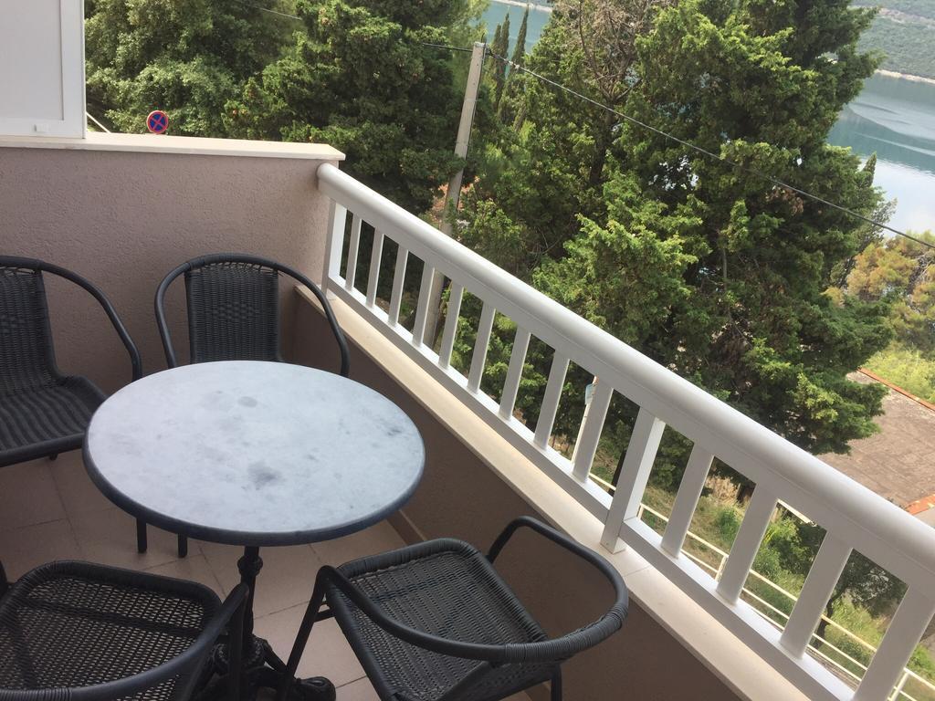 Apartments Kristic เนอุม ภายนอก รูปภาพ