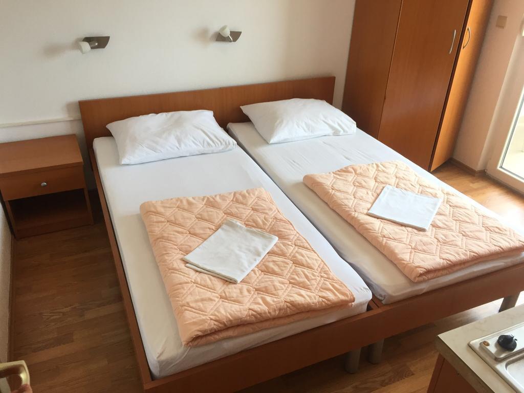 Apartments Kristic เนอุม ภายนอก รูปภาพ