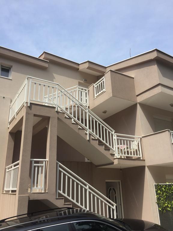 Apartments Kristic เนอุม ภายนอก รูปภาพ
